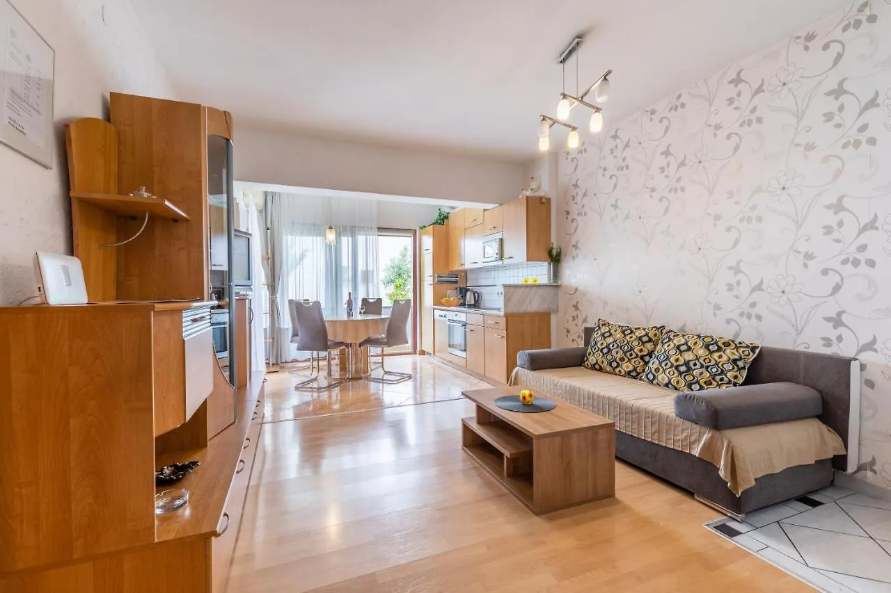 Apartman Lana Baska  Apartment Baska (Krk)