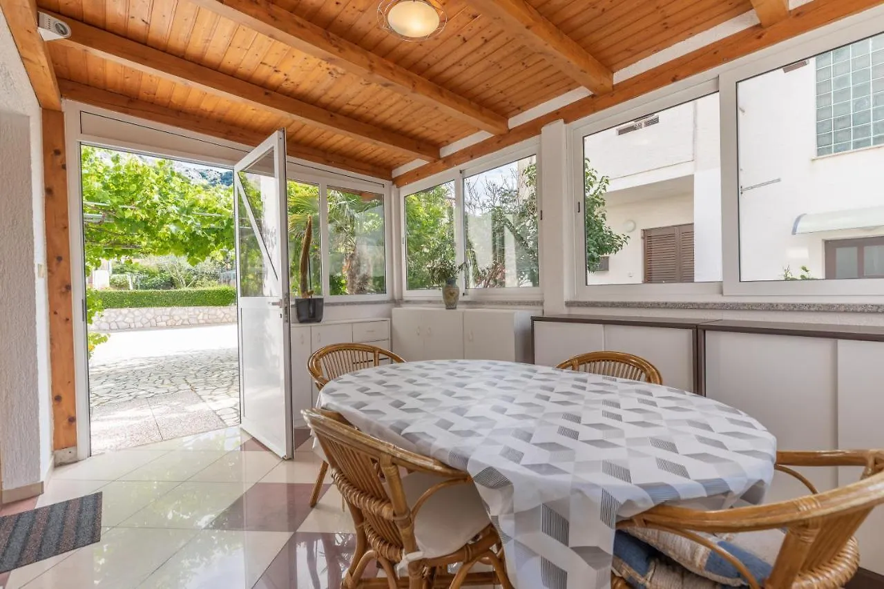 Apartman Lana Baska  Croatia